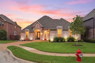 5931 Crescent Ln, Colleyville, TX 76034 - Photo 2