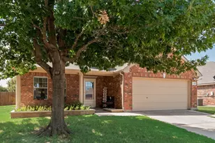 13708 Trail Break Dr, Fort Worth, TX 76052 - Photo 2
