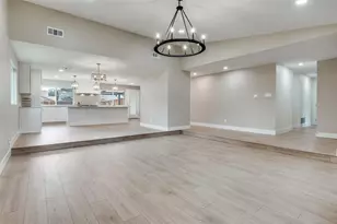 1912 Primrose, Carrollton, TX 75007 - Photo 4
