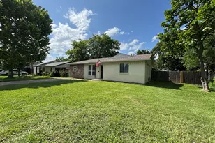 1821 Sandy Ln, Mesquite, TX 75149 - Photo 2