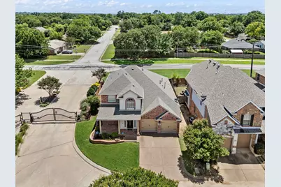5047 Toftrees Drive, Arlington, TX 76016 - Photo 2