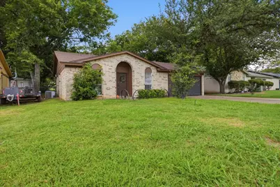 701 N Douglas Avenue, Cleburne, TX 76033 - Photo 1