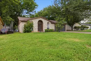 701 N Douglas Ave, Cleburne, TX 76033 - Photo 1