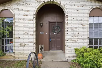 701 N Douglas Avenue, Cleburne, TX 76033 - Photo 4