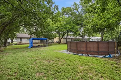 701 N Douglas Avenue, Cleburne, TX 76033 - Photo 22