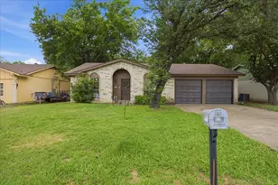 701 N Douglas Ave, Cleburne, TX 76033 - Photo 2