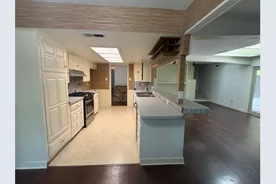9916 Fieldcrest Drive, Dallas, TX 75238 - Photo 10