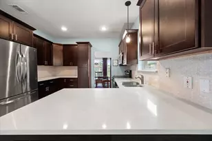 6222 St Leonard Dr, Arlington, TX 76001 - Photo 10