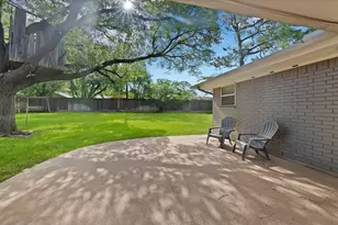 1615 Cresthaven Dr, Pantego, TX 76013 - Photo 36