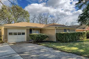 502 Brown St, Waxahachie, TX 75165 - Photo 2