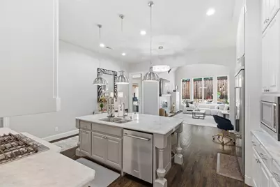 645 Clearwater Drive, Irving, TX 75039 - Photo 12