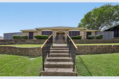 1201 Canadian Circle, Grand Prairie, TX 75050 - Photo 6