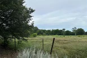 215 N Cummings Dr, Alvarado, TX 76009 - Photo 1