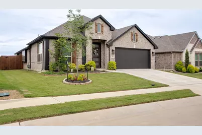 228 Shawnee Trail, Alvarado, TX 76009 - Photo 2