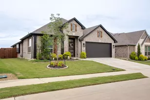 228 Shawnee Trail, Alvarado, TX 76009 - Photo 2