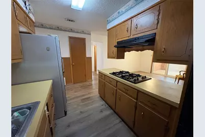 212 S Norma Drive, Lacy Lakeview, TX 76705 - Photo 6