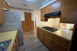 212 S Norma Dr, Lacy Lakeview, TX 76705 - Photo 6