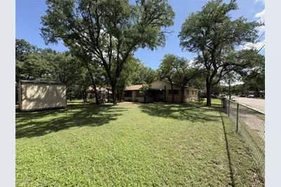 212 S Norma Drive, Lacy Lakeview, TX 76705 - Photo 24
