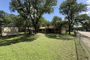 212 S Norma Dr, Lacy Lakeview, TX 76705 - Photo 24