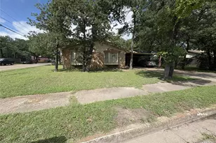 212 S Norma Dr, Lacy Lakeview, TX 76705 - Photo 2