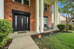 2209 Villawood Ln, Garland, TX 75040 - Photo 2