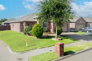 1801 Potrillo Ln, Fort Worth, TX 76131 - Photo 4