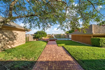8920 Martin Drive, North Richland Hills, TX 76182 - Photo 28