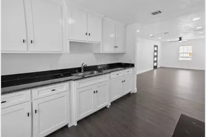 3220 Illinois Avenue, Fort Worth, TX 76110 - Photo 12