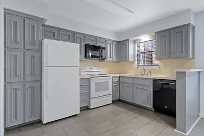 1310 Speight Avenue #2, Waco, TX 76706 - Photo 8