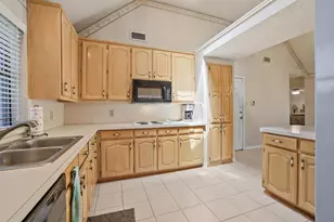 4201 Spurwood Dr, Carrollton, TX 75010 - Photo 10