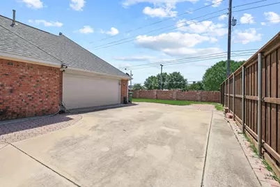 4201 Spurwood Drive, Carrollton, TX 75010 - Photo 28