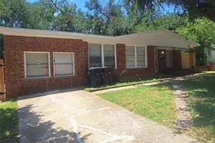 5912 Maceo Ln, Fort Worth, TX 76112 - Photo 2