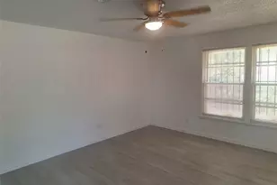 5912 Maceo Ln, Fort Worth, TX 76112 - Photo 4