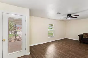 4901 Richardson St, Fort Worth, TX 76119 - Photo 4