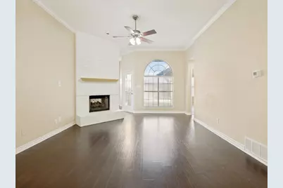 7004 Sample Drive, The Colony, TX 75056 - Photo 6