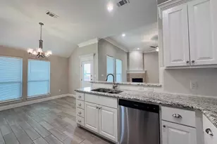 3337 White Horse Dr, Granbury, TX 76049 - Photo 4
