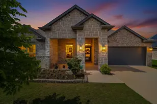 508 Hillcrest Cir, Justin, TX 76247 - Photo 1