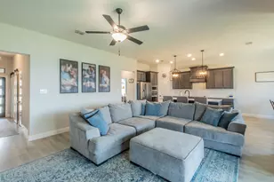508 Hillcrest Cir, Justin, TX 76247 - Photo 4