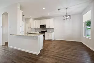 5240 Lake Grove Dr, Grand Prairie, TX 75052 - Photo 6