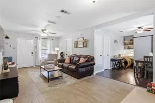 217 N Laramie Cir, Pilot Point, TX 76258 - Photo 4