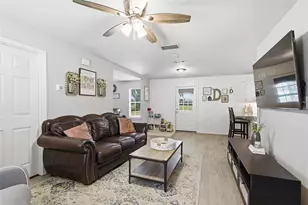 217 N Laramie Cir, Pilot Point, TX 76258 - Photo 4