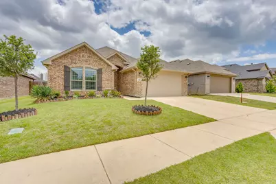 533 Lela Circle, Keene, TX 76059 - Photo 2