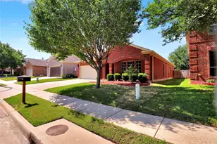 6045 Horse Trap Dr, Fort Worth, TX 76179 - Photo 2