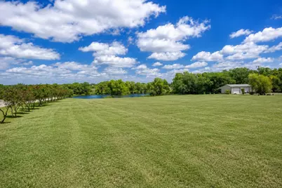 900 Hodgins Road, Van Alstyne, TX 75495 - Photo 8