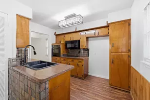 806 Waggoner Dr, Arlington, TX 76013 - Photo 10