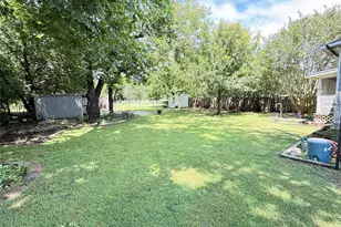 619 E 12th St, Bonham, TX 75418 - Photo 14