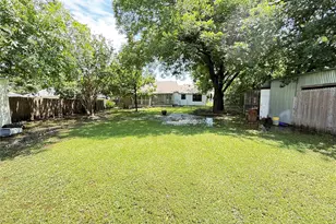 619 E 12th St, Bonham, TX 75418 - Photo 16