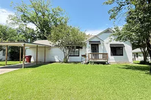 619 E 12th St, Bonham, TX 75418 - Photo 1
