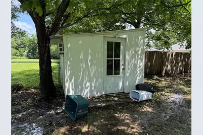 619 E 12th Street, Bonham, TX 75418 - Photo 20