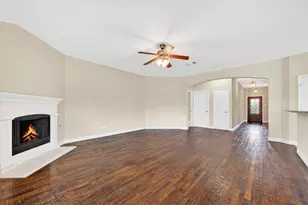 2409 Michelle Creek Dr, Little Elm, TX 75068 - Photo 6